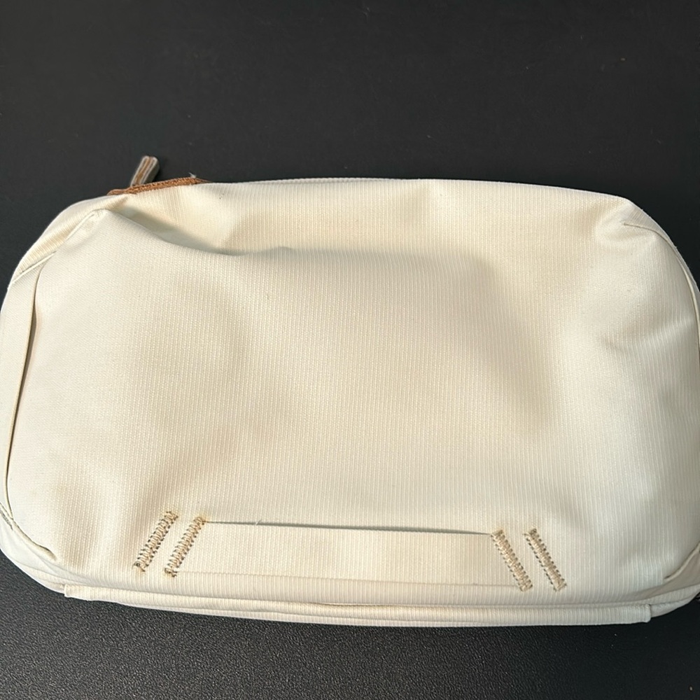 Tech Pouch
